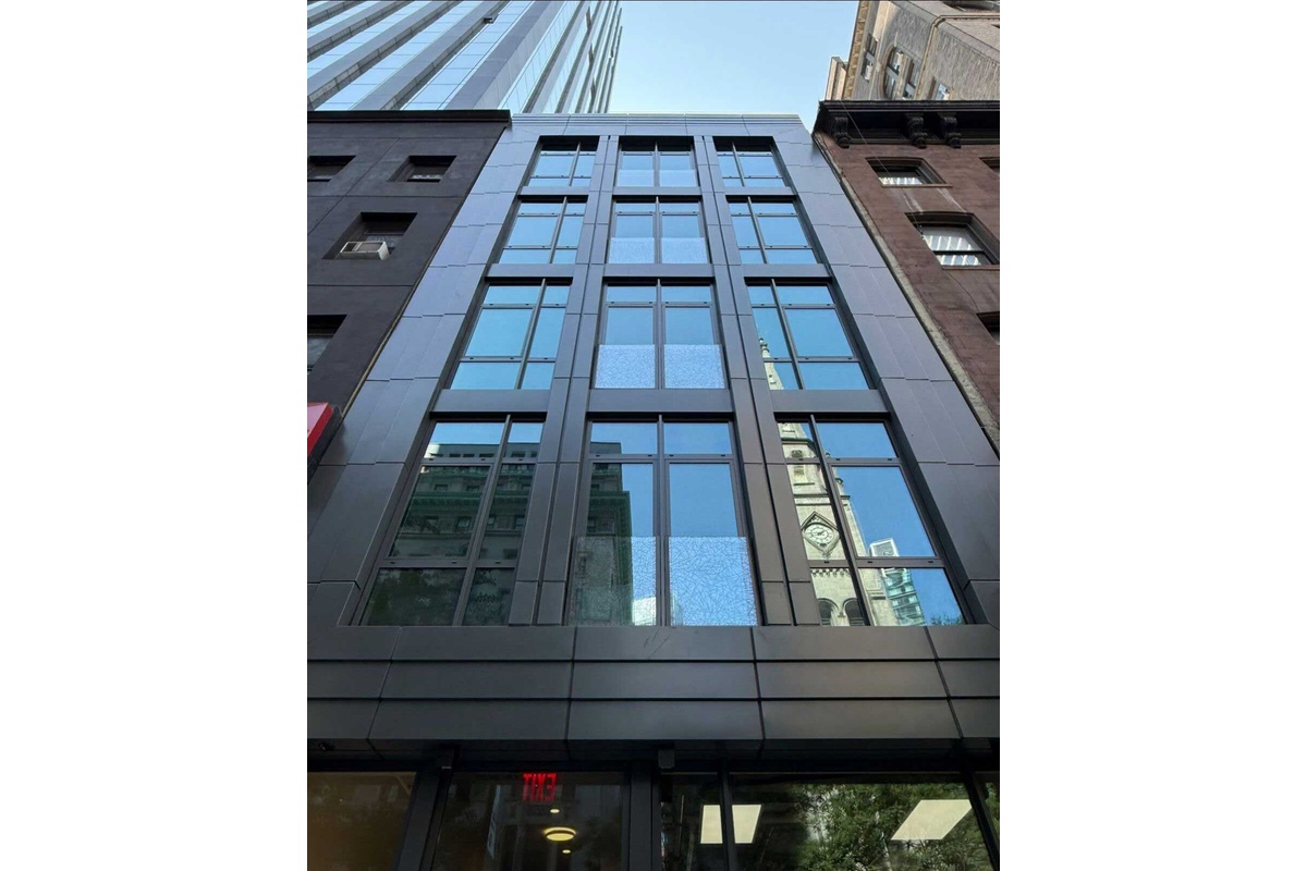 5th AVENUE, MANHATTAN, NEW YORK